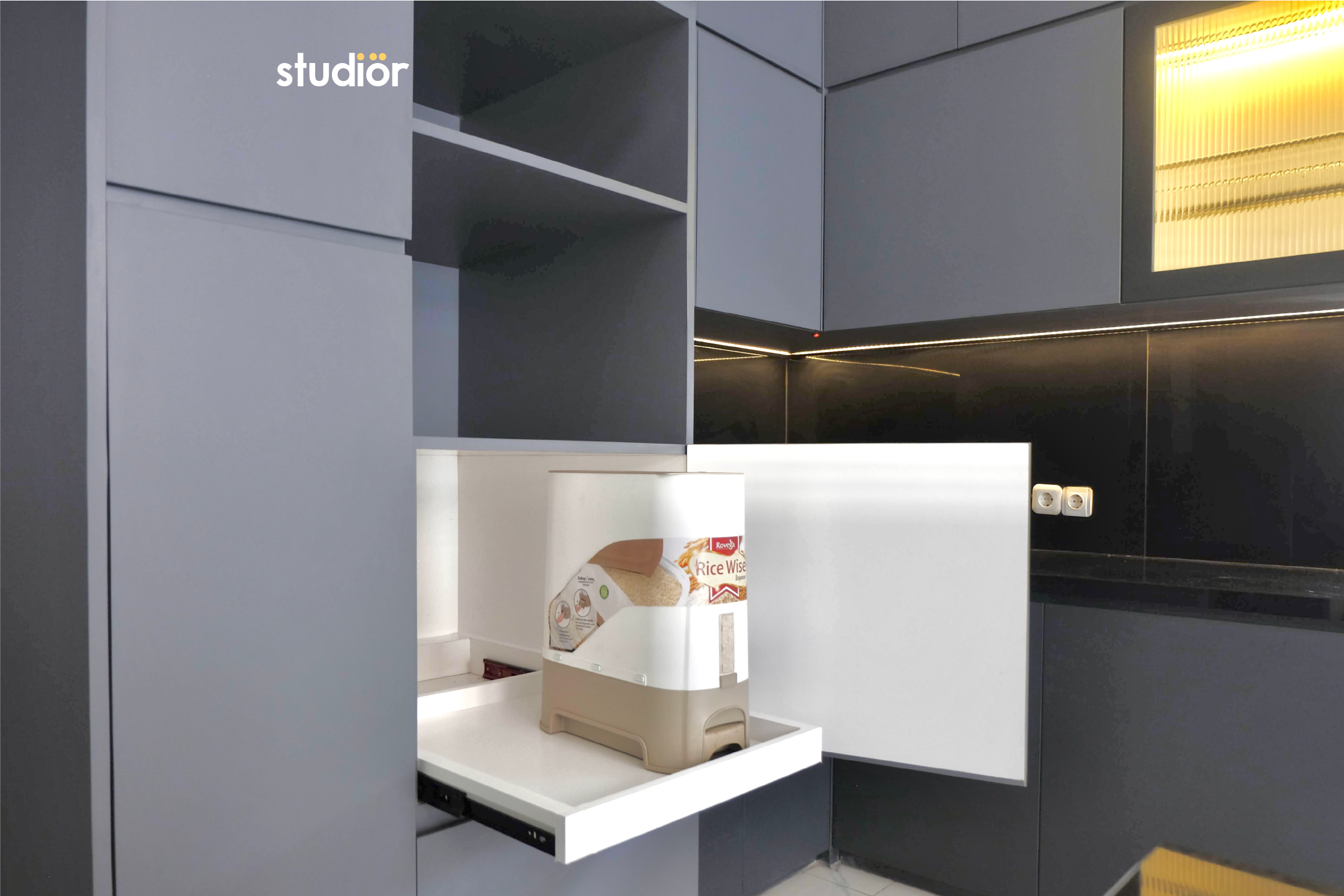 Minimalist Kitchen And Island - Image 3